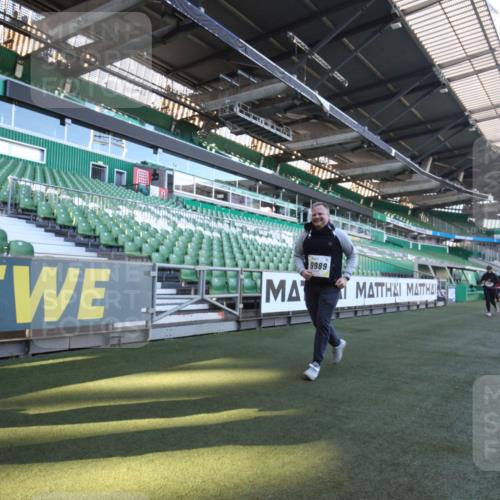 06.10.2024 - 19. swb-Marathon Bremen Yannick Fuchs http://msf.ph/oto/7369116 06.10.2024 10:41:58 Laufen im Stadion 7163, 7177, 7291, 7309, 7483, 7602, 7676, 7692, 7712, 7740, 7742, 7755, 7765, 7766, 7804, 7866, 7901, 8344, 8372, 8386, 8387, 8434, 8482, 8503, 8527, 8528, 8706, 8709, 8844, 8917, 8935, 8959, 9030, 9045, 9120, 9989 meine-sportfotos.de