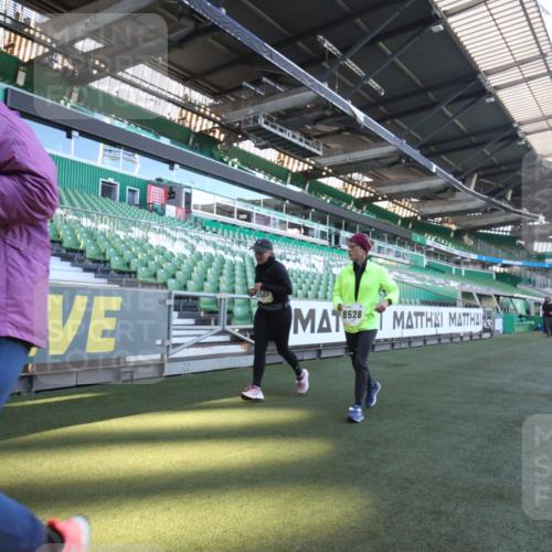 06.10.2024 - 19. swb-Marathon Bremen Yannick Fuchs http://msf.ph/oto/7369131 06.10.2024 10:42:04 Laufen im Stadion 7096, 7097, 7163, 7291, 7309, 7483, 7497, 7676, 7712, 7755, 7804, 7866, 7901, 8299, 8307, 8344, 8372, 8386, 8387, 8482, 8503, 8527, 8528, 8669, 8692, 8706, 8844, 8882, 8886, 8887, 8917, 8942, 8959, 8976, 9045, 9989 meine-sportfotos.de