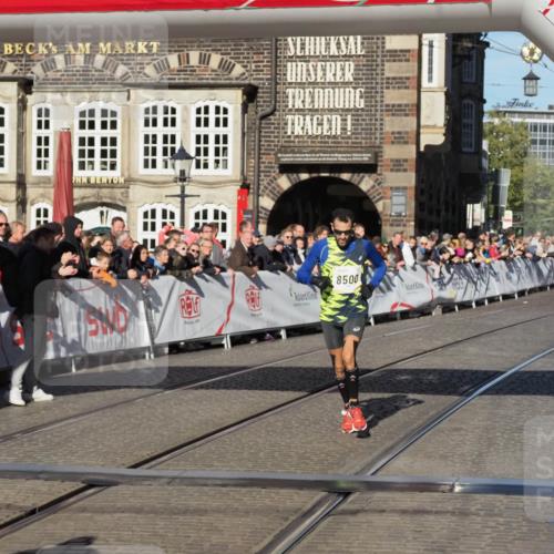 06.10.2024 - 19. swb-Marathon Bremen Luisa Fischer http://msf.ph/oto/7369144 06.10.2024 10:31:14 Ziel 8500, 9039 meine-sportfotos.de