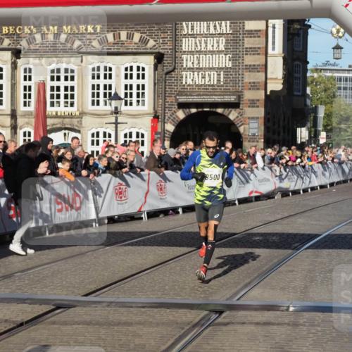 06.10.2024 - 19. swb-Marathon Bremen Luisa Fischer http://msf.ph/oto/7369154 06.10.2024 10:31:14 Ziel 8500, 9039 meine-sportfotos.de