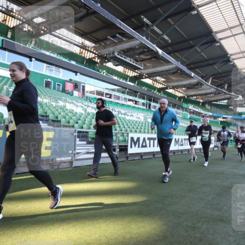 06.10.2024 - 19. swb-Marathon Bremen Yannick Fuchs http://msf.ph/oto/7369178 06.10.2024 10:42:14 Laufen im Stadion 7096, 7097, 7163, 7291, 7309, 7422, 7426, 7483, 7497, 7676, 7712, 7755, 7795, 7866, 7901, 8087, 8299, 8307, 8344, 8386, 8387, 8503, 8527, 8528, 8669, 8692, 8706, 8882, 8886, 8887, 8917, 8942, 8959, 8976, 9045, 9998 meine-sportfotos.de