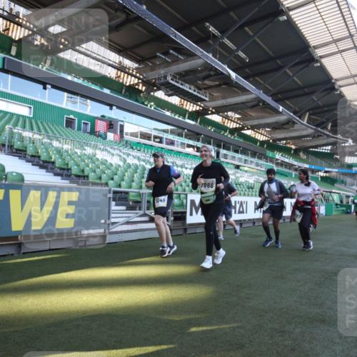 06.10.2024 - 19. swb-Marathon Bremen Yannick Fuchs http://msf.ph/oto/7369202 06.10.2024 10:42:17 Laufen im Stadion 7096, 7097, 7163, 7291, 7309, 7422, 7426, 7483, 7497, 7676, 7712, 7755, 7795, 7866, 7901, 8087, 8299, 8307, 8344, 8386, 8387, 8503, 8669, 8692, 8706, 8882, 8886, 8887, 8917, 8942, 8959, 8976, 9045, 9998 meine-sportfotos.de