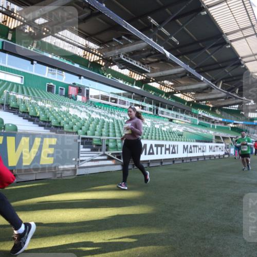06.10.2024 - 19. swb-Marathon Bremen Yannick Fuchs http://msf.ph/oto/7369248 06.10.2024 10:42:19 Laufen im Stadion 7096, 7097, 7163, 7291, 7422, 7426, 7483, 7497, 7676, 7755, 7795, 7866, 7901, 8087, 8299, 8307, 8344, 8386, 8387, 8503, 8669, 8692, 8706, 8882, 8886, 8887, 8917, 8942, 8959, 8976, 9045, 9998 meine-sportfotos.de