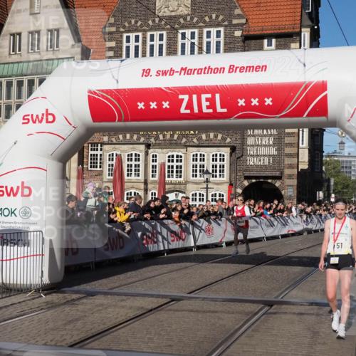 06.10.2024 - 19. swb-Marathon Bremen Luisa Fischer http://msf.ph/oto/7369303 06.10.2024 10:31:56 Ziel 8846 meine-sportfotos.de