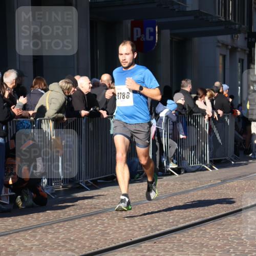 06.10.2024 - 19. swb-Marathon Bremen Strokosch-Dieckow http://msf.ph/oto/7369309 06.10.2024 10:35:58 Laufen 8657, 8788, 8825, 8955, 9105 meine-sportfotos.de