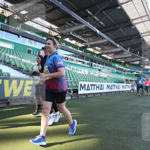 06.10.2024 - 19. swb-Marathon Bremen Yannick Fuchs http://msf.ph/oto/7369312 06.10.2024 10:42:27 Laufen im Stadion 7096, 7097, 7291, 7422, 7426, 7483, 7497, 7676, 7755, 7795, 8087, 8262, 8299, 8307, 8386, 8387, 8484, 8487, 8503, 8669, 8692, 8706, 8882, 8886, 8887, 8917, 8942, 8959, 8976, 9045, 9998 meine-sportfotos.de