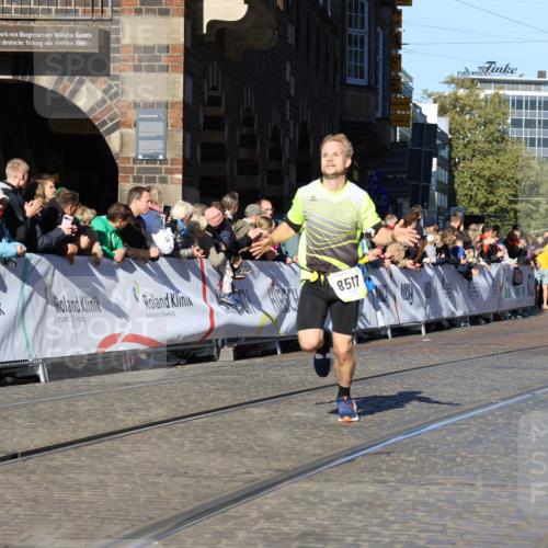06.10.2024 - 19. swb-Marathon Bremen Strokosch-Dieckow http://msf.ph/oto/7369329 06.10.2024 10:41:42 Ziel 8444, 8446, 8517, 9026 meine-sportfotos.de