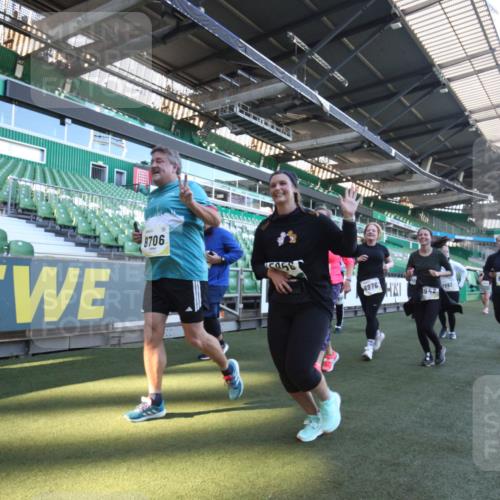 06.10.2024 - 19. swb-Marathon Bremen Yannick Fuchs http://msf.ph/oto/7369341 06.10.2024 10:42:32 Laufen im Stadion 7069, 7096, 7097, 7174, 7291, 7422, 7426, 7483, 7497, 7676, 7755, 7795, 8087, 8262, 8280, 8281, 8284, 8299, 8307, 8386, 8387, 8484, 8487, 8503, 8669, 8692, 8706, 8882, 8886, 8887, 8917, 8942, 8959, 8963, 8976, 9998 meine-sportfotos.de