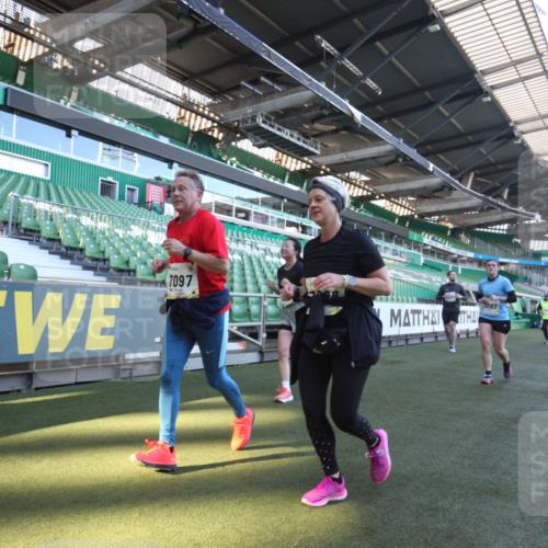 06.10.2024 - 19. swb-Marathon Bremen Yannick Fuchs http://msf.ph/oto/7369391 06.10.2024 10:42:38 Laufen im Stadion 7069, 7096, 7097, 7174, 7291, 7422, 7426, 7497, 7676, 7795, 8087, 8262, 8280, 8281, 8284, 8299, 8307, 8484, 8487, 8669, 8692, 8706, 8882, 8886, 8887, 8942, 8963, 8976, 9998 meine-sportfotos.de