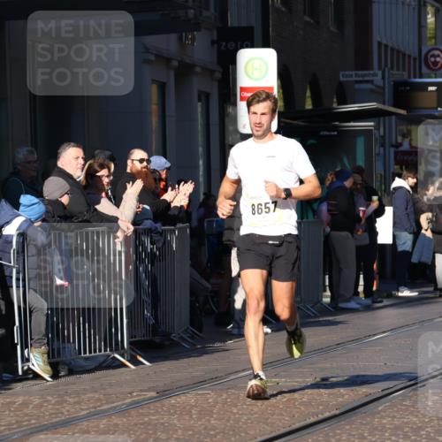 06.10.2024 - 19. swb-Marathon Bremen Strokosch-Dieckow http://msf.ph/oto/7369435 06.10.2024 10:36:15 Laufen 7719, 8657, 8825, 8955, 9105 meine-sportfotos.de
