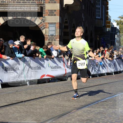 06.10.2024 - 19. swb-Marathon Bremen Strokosch-Dieckow http://msf.ph/oto/7369441 06.10.2024 10:41:42 Ziel 8444, 8446, 8517, 9026 meine-sportfotos.de