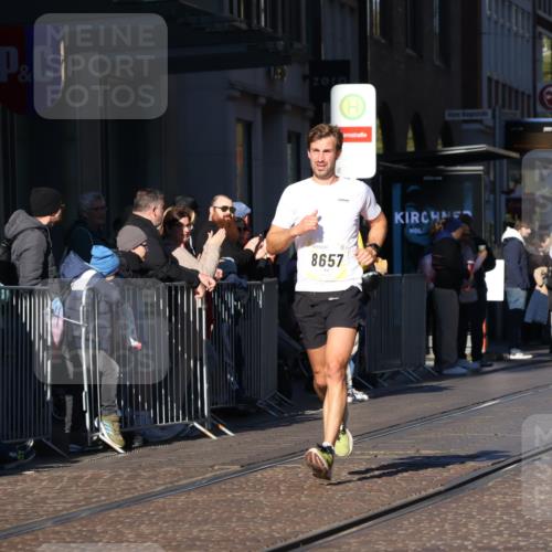 06.10.2024 - 19. swb-Marathon Bremen Strokosch-Dieckow http://msf.ph/oto/7369447 06.10.2024 10:36:15 Laufen 7719, 8657, 8825, 8955, 9105 meine-sportfotos.de