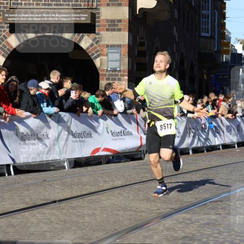06.10.2024 - 19. swb-Marathon Bremen Strokosch-Dieckow http://msf.ph/oto/7369469 06.10.2024 10:41:42 Ziel 8444, 8446, 8517, 9026 meine-sportfotos.de