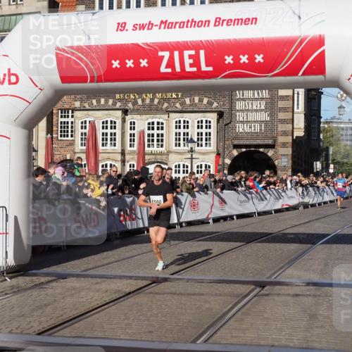 06.10.2024 - 19. swb-Marathon Bremen Luisa Fischer http://msf.ph/oto/7369484 06.10.2024 10:32:12 Ziel 8300, 8513, 9063 meine-sportfotos.de