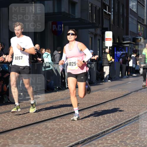 06.10.2024 - 19. swb-Marathon Bremen Strokosch-Dieckow http://msf.ph/oto/7369569 06.10.2024 10:36:17 Laufen 7719, 8657, 8825, 8955, 9105 meine-sportfotos.de