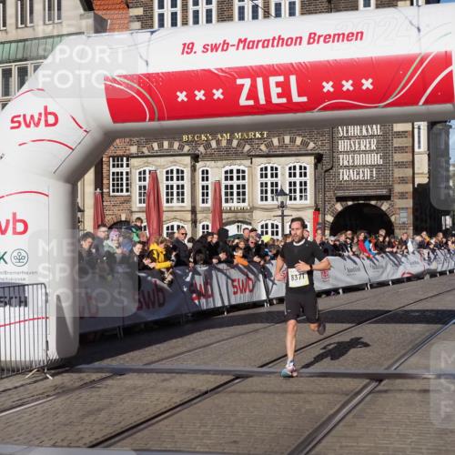 06.10.2024 - 19. swb-Marathon Bremen Luisa Fischer http://msf.ph/oto/7369573 06.10.2024 10:32:21 Ziel 8371, 9063 meine-sportfotos.de