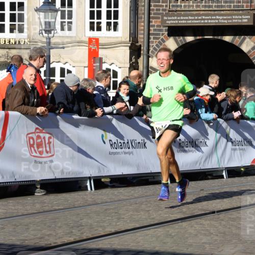 06.10.2024 - 19. swb-Marathon Bremen Strokosch-Dieckow http://msf.ph/oto/7369585 06.10.2024 10:41:48 Ziel 7033, 8444, 8446, 9026, 9064 meine-sportfotos.de