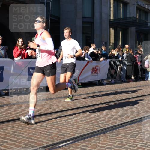 06.10.2024 - 19. swb-Marathon Bremen Strokosch-Dieckow http://msf.ph/oto/7369685 06.10.2024 10:36:19 Laufen 7719, 8657, 8825, 8955, 9105 meine-sportfotos.de