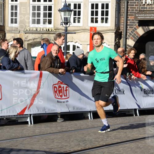 06.10.2024 - 19. swb-Marathon Bremen Strokosch-Dieckow http://msf.ph/oto/7369700 06.10.2024 10:41:51 Ziel 7033, 8444, 8446, 8992, 9026, 9064 meine-sportfotos.de