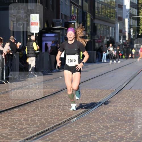 06.10.2024 - 19. swb-Marathon Bremen Strokosch-Dieckow http://msf.ph/oto/7369746 06.10.2024 10:36:26 Laufen 7719, 8955, 9105 meine-sportfotos.de