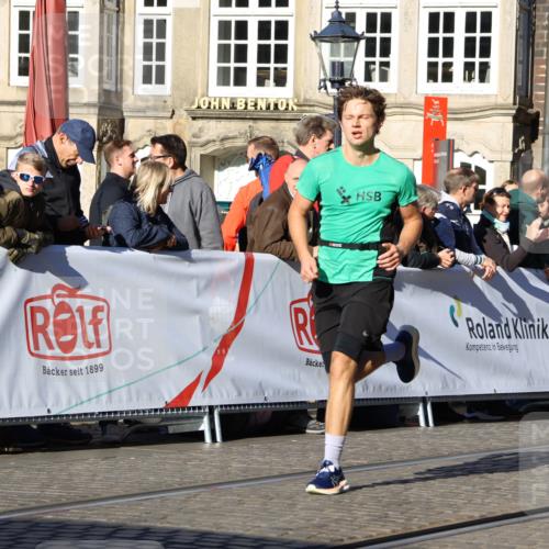 06.10.2024 - 19. swb-Marathon Bremen Strokosch-Dieckow http://msf.ph/oto/7369799 06.10.2024 10:41:51 Ziel 7033, 8444, 8446, 8992, 9026, 9064 meine-sportfotos.de