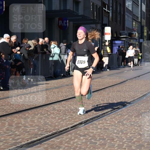 06.10.2024 - 19. swb-Marathon Bremen Strokosch-Dieckow http://msf.ph/oto/7369803 06.10.2024 10:36:28 Laufen 7719, 8955, 9105 meine-sportfotos.de