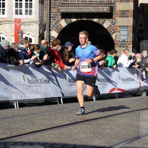 06.10.2024 - 19. swb-Marathon Bremen Strokosch-Dieckow http://msf.ph/oto/7369846 06.10.2024 10:41:58 Ziel 7033, 7081, 7579, 7605, 8000, 8441, 8992, 9026, 9064, 9082 meine-sportfotos.de