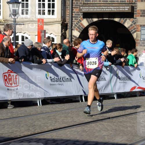 06.10.2024 - 19. swb-Marathon Bremen Strokosch-Dieckow http://msf.ph/oto/7369921 06.10.2024 10:41:58 Ziel 7033, 7081, 7579, 7605, 8000, 8441, 8992, 9026, 9064, 9082 meine-sportfotos.de