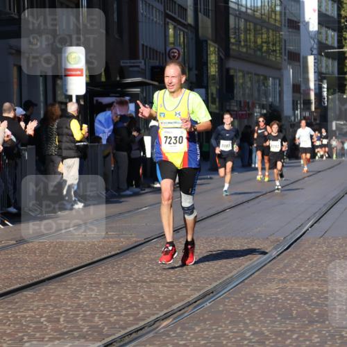 06.10.2024 - 19. swb-Marathon Bremen Strokosch-Dieckow http://msf.ph/oto/7370128 06.10.2024 10:37:04 Laufen 7230, 7376, 7646, 7839, 7963, 8093, 8292, 8397, 8755, 8797, 8937 meine-sportfotos.de