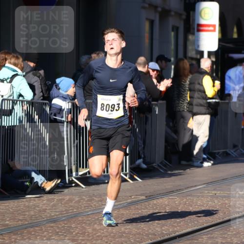 06.10.2024 - 19. swb-Marathon Bremen Strokosch-Dieckow http://msf.ph/oto/7370218 06.10.2024 10:37:08 Laufen 7230, 7376, 7646, 7839, 7963, 8093, 8292, 8397, 8755, 8797, 8937 meine-sportfotos.de