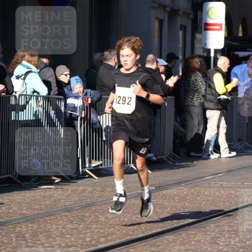 06.10.2024 - 19. swb-Marathon Bremen Strokosch-Dieckow http://msf.ph/oto/7370266 06.10.2024 10:37:11 Laufen 7230, 7376, 7646, 7839, 7963, 8292, 8397, 8755, 8797, 8937 meine-sportfotos.de