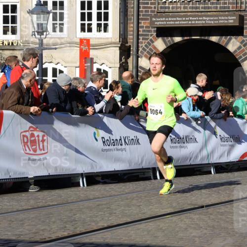 06.10.2024 - 19. swb-Marathon Bremen Strokosch-Dieckow http://msf.ph/oto/7370299 06.10.2024 10:42:05 Ziel 7033, 7081, 7496, 7523, 7579, 7605, 8000, 8060, 8441, 8785, 8992, 9064, 9082 meine-sportfotos.de