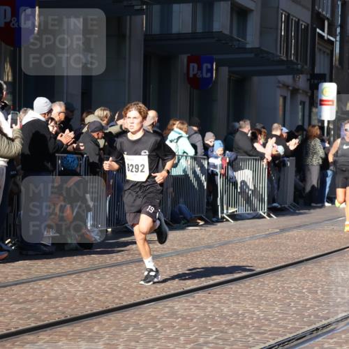 06.10.2024 - 19. swb-Marathon Bremen Strokosch-Dieckow http://msf.ph/oto/7370323 06.10.2024 10:37:12 Laufen 7376, 7646, 7839, 7963, 8292, 8397, 8755, 8797, 8937 meine-sportfotos.de