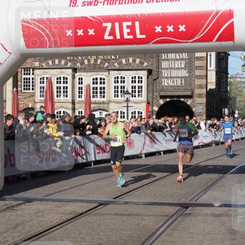 06.10.2024 - 19. swb-Marathon Bremen Luisa Fischer http://msf.ph/oto/7370377 06.10.2024 10:33:53 Ziel 8139, 8543, 8735 meine-sportfotos.de