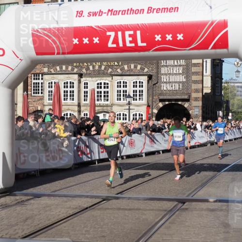 06.10.2024 - 19. swb-Marathon Bremen Luisa Fischer http://msf.ph/oto/7370390 06.10.2024 10:33:53 Ziel 8139, 8543, 8735 meine-sportfotos.de