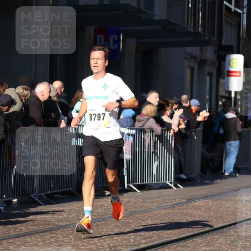 06.10.2024 - 19. swb-Marathon Bremen Strokosch-Dieckow http://msf.ph/oto/7370465 06.10.2024 10:37:18 Laufen 7646, 7839, 7963, 8397, 8602, 8631, 8755, 8797, 8937 meine-sportfotos.de