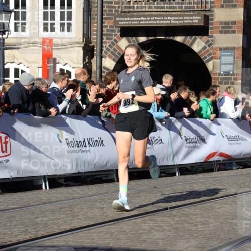 06.10.2024 - 19. swb-Marathon Bremen Strokosch-Dieckow http://msf.ph/oto/7370475 06.10.2024 10:42:07 Ziel 7033, 7081, 7496, 7523, 7579, 7605, 8000, 8060, 8441, 8785, 8796, 8992, 9064, 9082 meine-sportfotos.de