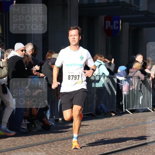 06.10.2024 - 19. swb-Marathon Bremen Strokosch-Dieckow http://msf.ph/oto/7370480 06.10.2024 10:37:18 Laufen 7646, 7839, 7963, 8397, 8602, 8631, 8755, 8797, 8937 meine-sportfotos.de