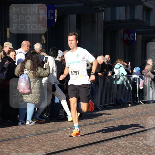 06.10.2024 - 19. swb-Marathon Bremen Strokosch-Dieckow http://msf.ph/oto/7370490 06.10.2024 10:37:18 Laufen 7646, 7839, 7963, 8397, 8602, 8631, 8755, 8797, 8937 meine-sportfotos.de
