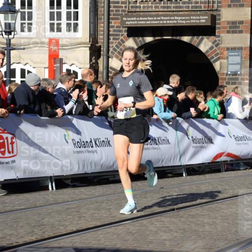 06.10.2024 - 19. swb-Marathon Bremen Strokosch-Dieckow http://msf.ph/oto/7370506 06.10.2024 10:42:07 Ziel 7033, 7081, 7496, 7523, 7579, 7605, 8000, 8060, 8441, 8785, 8796, 8992, 9064, 9082 meine-sportfotos.de