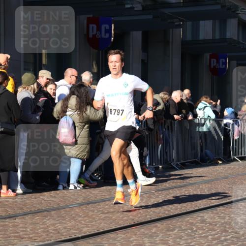 06.10.2024 - 19. swb-Marathon Bremen Strokosch-Dieckow http://msf.ph/oto/7370508 06.10.2024 10:37:19 Laufen 7646, 7839, 7963, 8397, 8602, 8631, 8755, 8797, 8937 meine-sportfotos.de