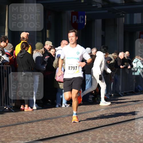 06.10.2024 - 19. swb-Marathon Bremen Strokosch-Dieckow http://msf.ph/oto/7370519 06.10.2024 10:37:19 Laufen 7646, 7839, 7963, 8397, 8602, 8631, 8755, 8797, 8937 meine-sportfotos.de