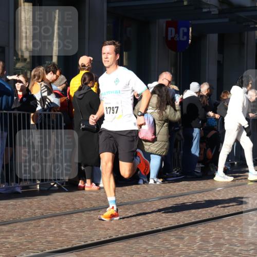 06.10.2024 - 19. swb-Marathon Bremen Strokosch-Dieckow http://msf.ph/oto/7370534 06.10.2024 10:37:19 Laufen 7646, 7839, 7963, 8397, 8602, 8631, 8755, 8797, 8937 meine-sportfotos.de