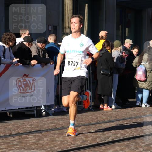 06.10.2024 - 19. swb-Marathon Bremen Strokosch-Dieckow http://msf.ph/oto/7370548 06.10.2024 10:37:19 Laufen 7646, 7839, 7963, 8397, 8602, 8631, 8755, 8797, 8937 meine-sportfotos.de