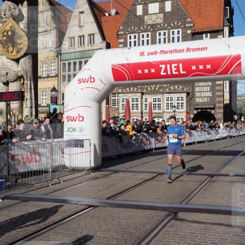 06.10.2024 - 19. swb-Marathon Bremen Luisa Fischer http://msf.ph/oto/7370579 06.10.2024 10:33:56 Ziel 8139, 8543, 8735 meine-sportfotos.de