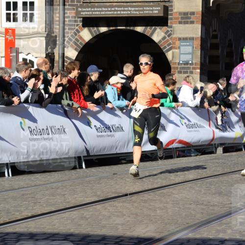 06.10.2024 - 19. swb-Marathon Bremen Strokosch-Dieckow http://msf.ph/oto/7370582 06.10.2024 10:42:08 Ziel 7081, 7496, 7523, 7579, 7605, 8000, 8060, 8441, 8785, 8796, 8992, 9064, 9082 meine-sportfotos.de