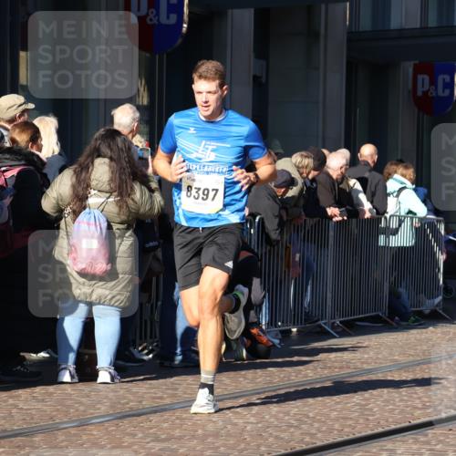 06.10.2024 - 19. swb-Marathon Bremen Strokosch-Dieckow http://msf.ph/oto/7370641 06.10.2024 10:37:27 Laufen 7019, 7646, 7839, 7963, 8397, 8583, 8602, 8631, 8755 meine-sportfotos.de