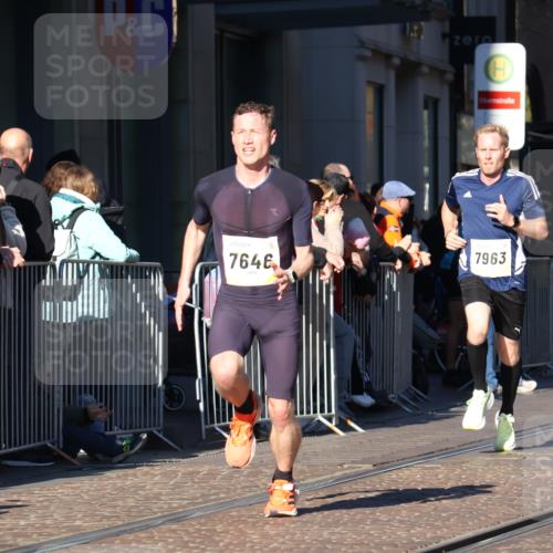 06.10.2024 - 19. swb-Marathon Bremen Strokosch-Dieckow http://msf.ph/oto/7370812 06.10.2024 10:37:35 Laufen 7019, 7646, 7963, 8583, 8602, 8631, 8755 meine-sportfotos.de