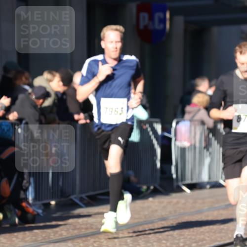 06.10.2024 - 19. swb-Marathon Bremen Strokosch-Dieckow http://msf.ph/oto/7370896 06.10.2024 10:37:37 Laufen 7019, 7963, 8198, 8583, 8602, 8631, 8755 meine-sportfotos.de