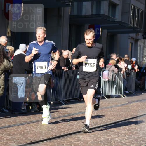 06.10.2024 - 19. swb-Marathon Bremen Strokosch-Dieckow http://msf.ph/oto/7370919 06.10.2024 10:37:38 Laufen 7019, 7963, 8198, 8583, 8602, 8631, 8755 meine-sportfotos.de